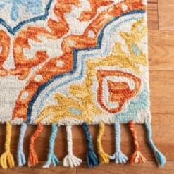 Safavieh Gloria Medallion Tufted Wool Accent Rug with Tassels