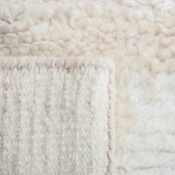 Safavieh Casablanca CSB541 Hand Knotted Moroccan Wool Area Rug -Safavieh Furniture GUEST c8bc3336 e3a0 44d4 aac5 936fea1ab741