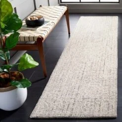 Safavieh Ebony EBN114 Hand Tufted Wool Blend Area Rug