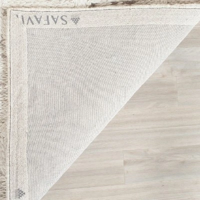 Safavieh Tricia Quatrefoil Hand-Loomed Wool Accent Rug 4 Safavieh Tricia Quatrefoil Hand-Loomed Wool Accent Rug - Image 2