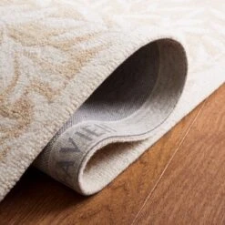 Safavieh Jardin JAR753 Hand Tufted Floral Area Rug -Safavieh Furniture GUEST d2c46104 bd1d 4e0b 9b77 e0405dde3dea