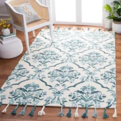 Safavieh Justina 3'x5' Ivory/Turquoise Jacquard Hooked Wool Accent Rug