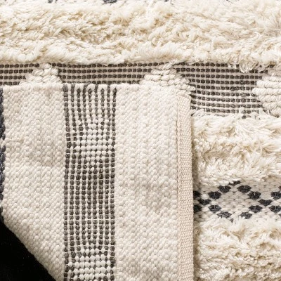 Safavieh Ashlee Geometric Hand-Woven Wool Rug with Mosaic Texture 5 Safavieh Ashlee Geometric Hand-Woven Wool Rug with Mosaic Texture - Image 3