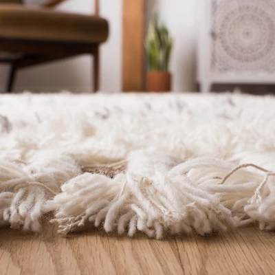 Safavieh Casablanca CSB951 Hand Tufted Moroccan Shag Area Rug 5 Safavieh Casablanca CSB951 Hand Tufted Moroccan Shag Area Rug - Image 3