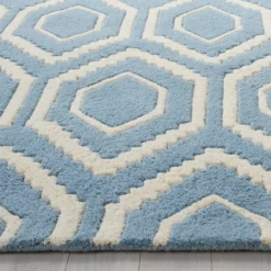 Safavieh Kay Geometric Tufted Wool Accent Rug