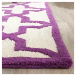 Safavieh Marnie Hand-Tufted Square Wool Accent Rug