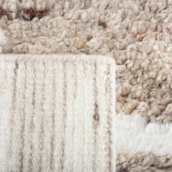 Safavieh Casablanca CSB541 Hand Knotted Moroccan Wool Area Rug -Safavieh Furniture GUEST eacfae89 a7b7 4834 a991 0446a818b8b5