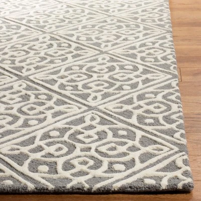 Safavieh Loretta Medallion Tufted Wool Accent Rug 3 Safavieh Loretta Medallion Tufted Wool Accent Rug