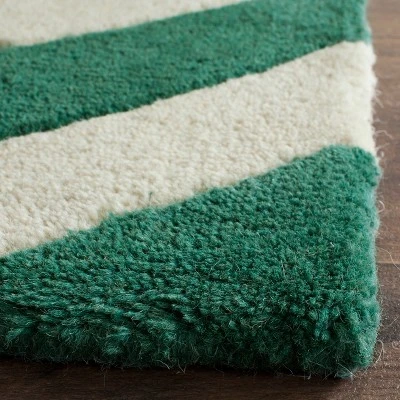 Safavieh Chevron Collection Hand-Tufted Wool Rug 4 Safavieh Chevron Collection Hand-Tufted Wool Rug - Image 2