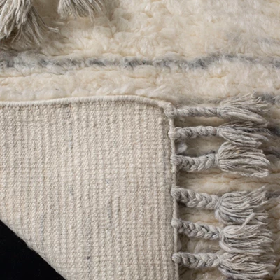 Safavieh Kenya KNY351 Hand Knotted Global Area Rug 5 Safavieh Kenya KNY351 Hand Knotted Global Area Rug - Image 3