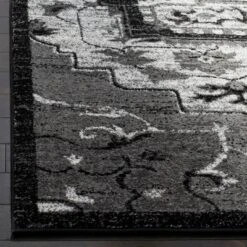 Safavieh Nilda Medallion Light Area Rug - Vintage Transitional Style